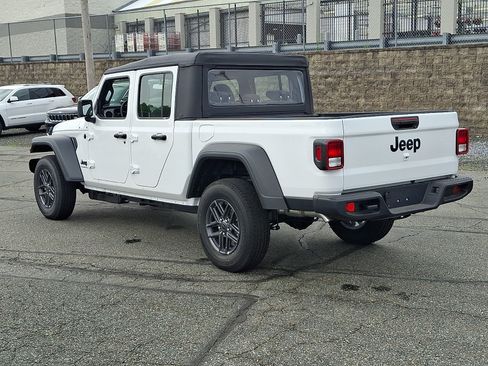 Used 2026 Jeep Gladiator Sport AWD/4WD image 3