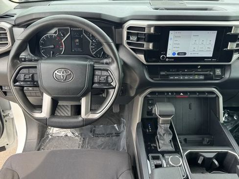 Used 2022 Toyota Tundra SR5 AWD/4WD image 15