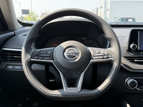 Used 2022 Nissan Altima 2.5 S FWD image 15