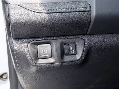 Used 2020 GMC Acadia SLT AWD/4WD image 12