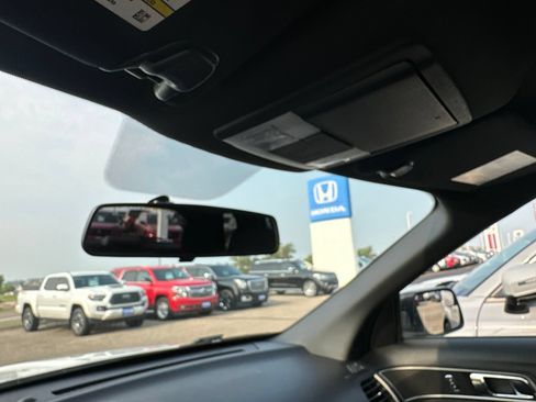 Used 2018 Ford Explorer XLT AWD/4WD image 76