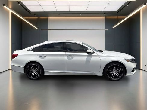 Used 2022 Honda Accord Touring image 7