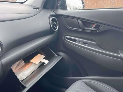 Used 2023 Hyundai Kona SEL image 32