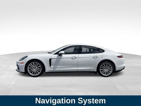 Used 2018 Porsche Panamera RWD image 2