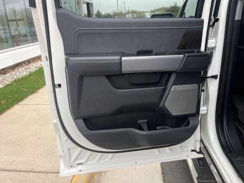 Used 2023 Ford F150 Lariat w/ Trailer Tow Package image 17