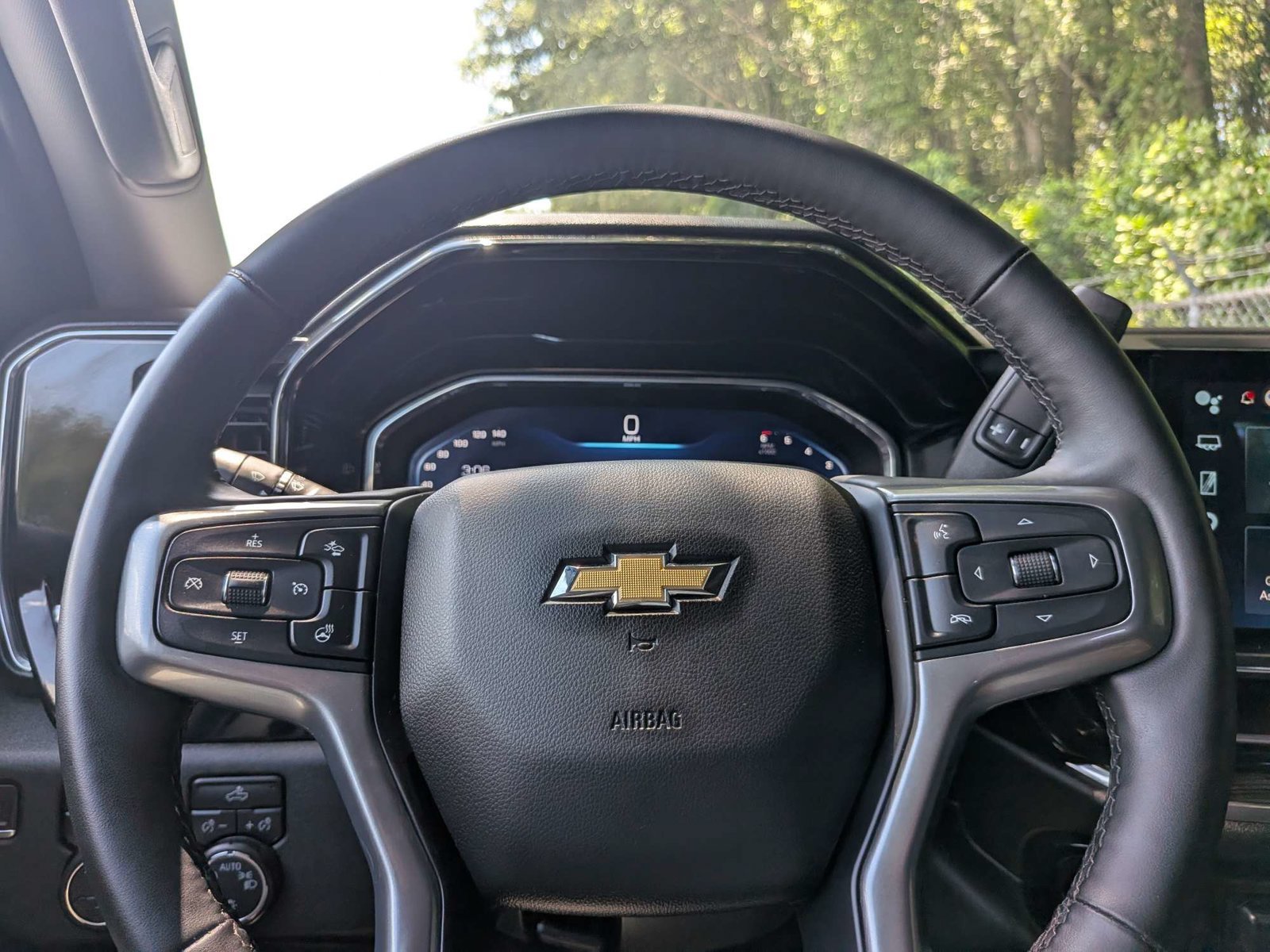 Used 2025 Chevrolet Silverado 1500 LT AWD/4WD image 26