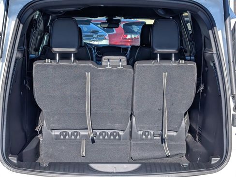 Used 2025 Chrysler Voyager LX image 25