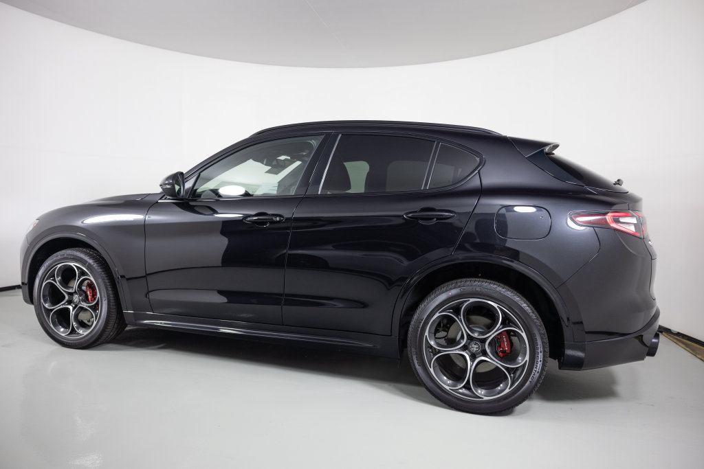New 2026 Alfa Romeo Stelvio Sprint AWD/4WD image 9