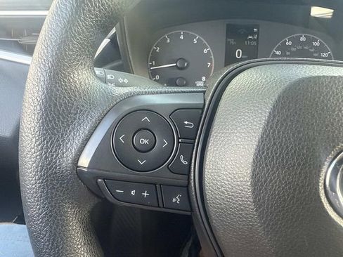 Used 2023 Toyota Corolla LE image 28