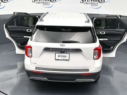 Used 2021 Ford Explorer XLT w/ Equipment Group 202A RWD image 29