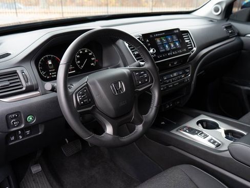 Certified 2024 Honda Ridgeline Sport+ image 5