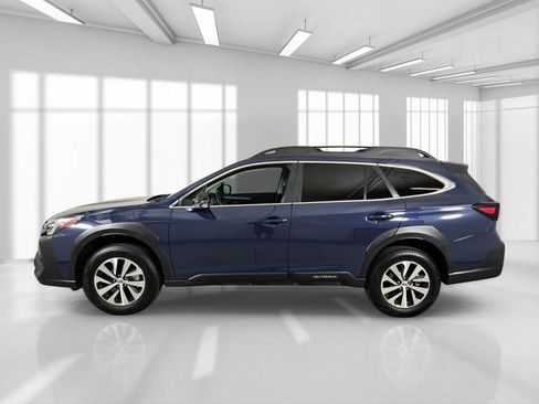 Certified 2025 Subaru Outback Premium AWD/4WD image 4