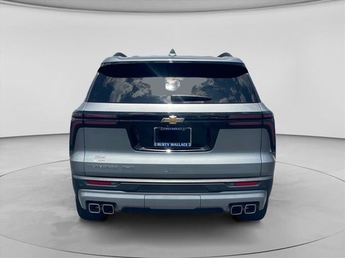 Used 2026 Chevrolet Traverse LT AWD/4WD image 6