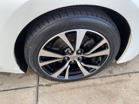 Used 2018 Nissan Maxima 3.5 SL image 31