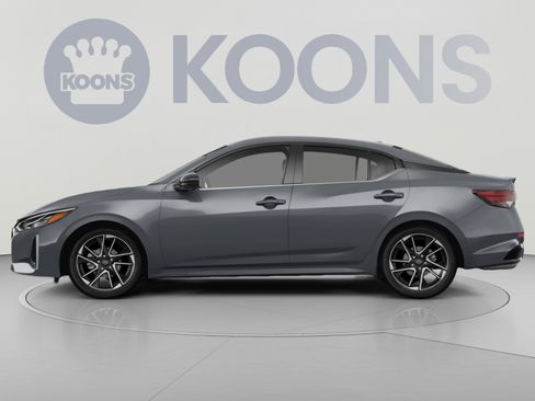 Used 2025 Nissan Sentra SR FWD image 2