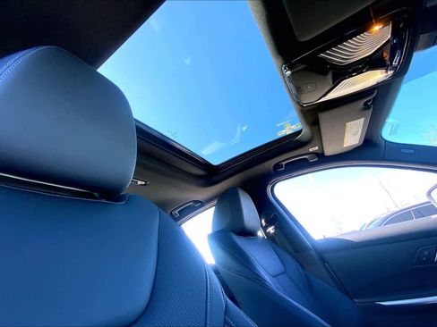 Used 2025 BMW 330i Sedan image 13