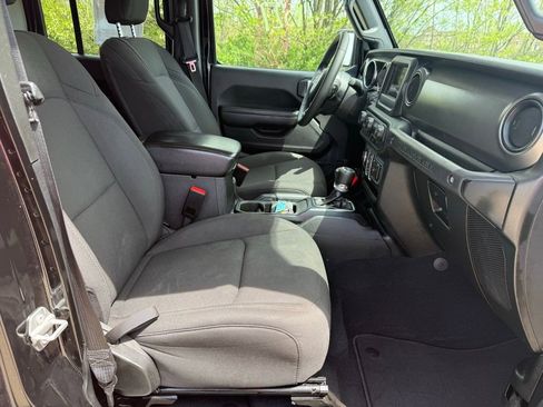 Used 2023 Jeep Wrangler Unlimited Sport AWD/4WD image 20