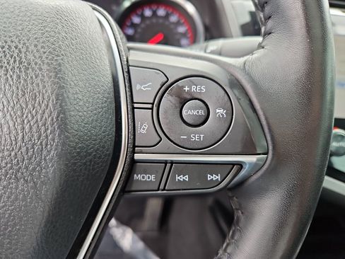 Used 2019 Toyota Camry XSE image 12