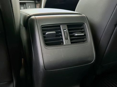 Used 2018 Honda Accord Touring image 13