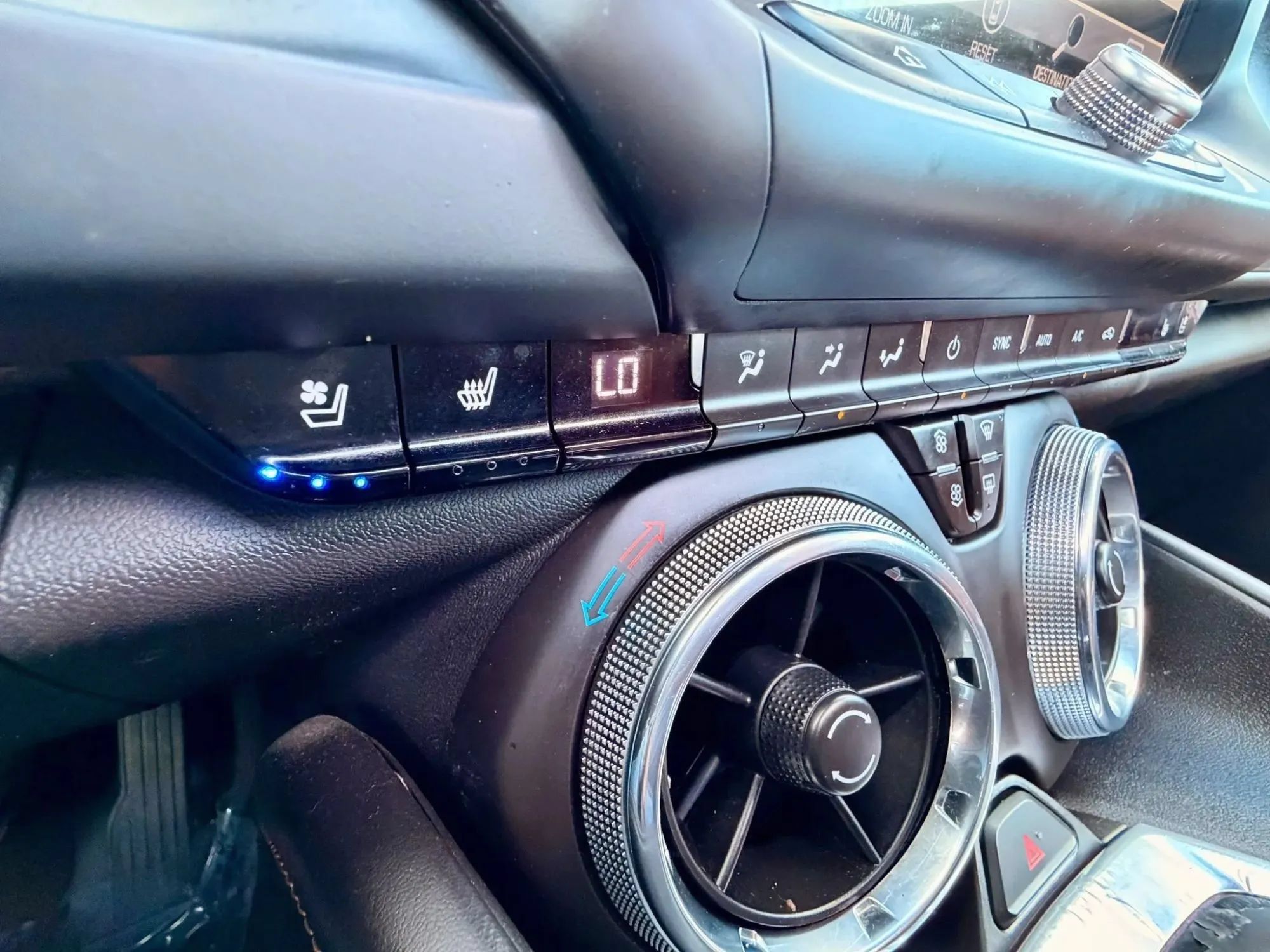 Used 2017 Chevrolet Camaro LT RWD image 13