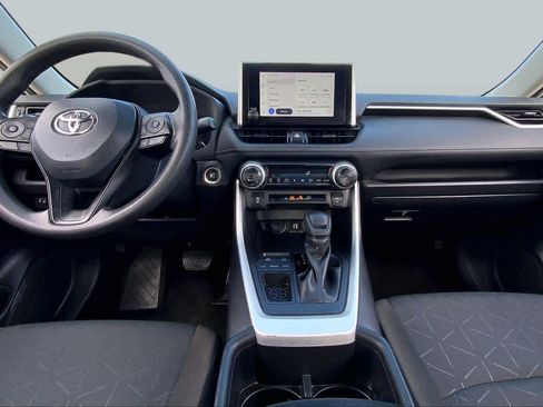 Used 2025 Toyota RAV4 XLE FWD image 15