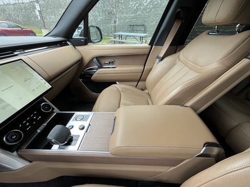 Used 2023 Land Rover Range Rover SE image 27