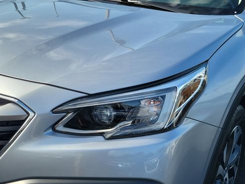 Certified 2022 Subaru Outback Limited image 9