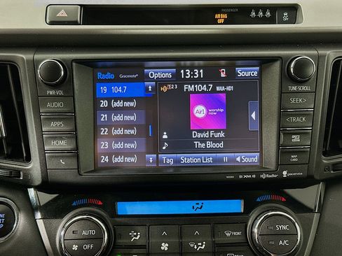 Used 2017 Toyota RAV4 Limited image 19