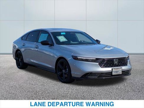 Used 2025 Honda Accord Sport image 4