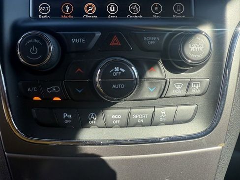 Used 2018 Jeep Grand Cherokee Laredo image 14