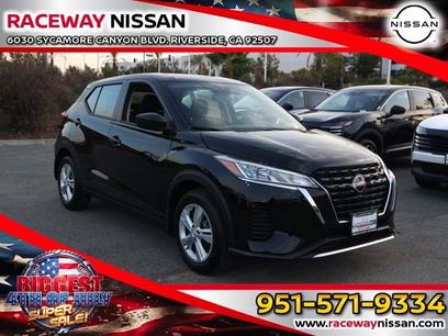 New 2025 Nissan Kicks Play S