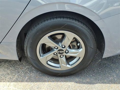 Used 2022 Kia K5 LXS image 16