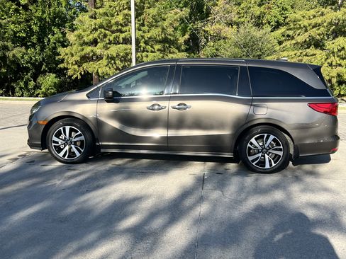 Used 2018 Honda Odyssey Elite image 6