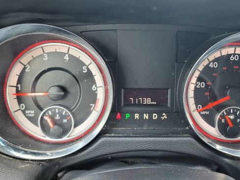Used 2016 Dodge Grand Caravan SE FWD image 9