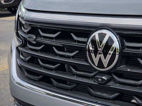 Used 2025 Volkswagen Atlas SEL Premium R-Line AWD/4WD image 11