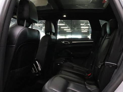 Used 2017 Porsche Cayenne S Platinum image 14