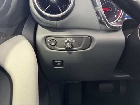 Used 2020 Chevrolet Blazer LT image 17