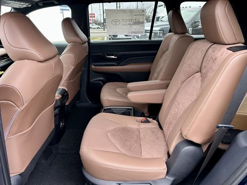 New 2026 Toyota Grand Highlander AWD Hybrid image 34