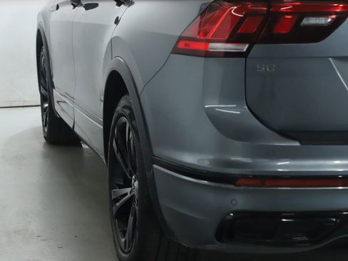 Used 2023 Volkswagen Tiguan SE R-Line FWD image 46