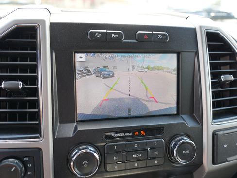 Used 2019 Ford F150 Lariat w/ Trailer Tow Package AWD/4WD image 33