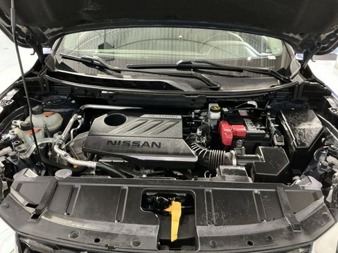 Used 2022 Nissan Rogue SV image 33