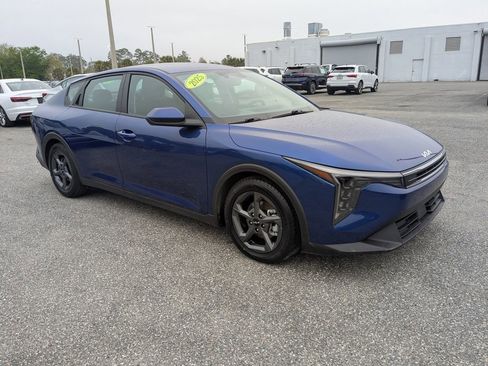Used 2025 Kia K4 FWD image 2