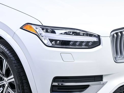 Certified 2025 Volvo XC90 B5 Core w/ Protection Package Premier AWD/4WD image 39