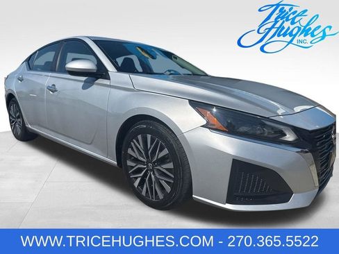 Used 2023 Nissan Altima 2.5 SV FWD image 1