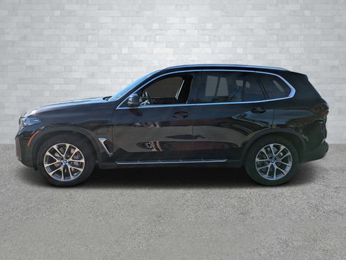 Used 2025 BMW X5 xDrive50e image 8