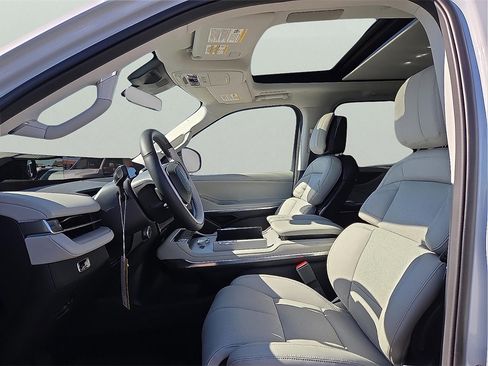 New 2026 Lincoln Navigator L Reserve image 12