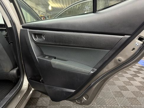 Used 2018 Toyota Corolla LE FWD image 8