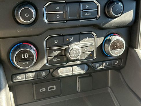 Used 2024 Chevrolet Suburban Premier w/ Max Trailering Package image 19