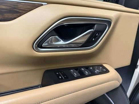 Used 2024 Chevrolet Tahoe Premier w/ Premium Package image 15