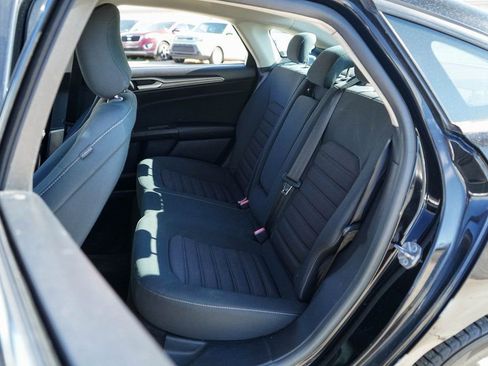 Used 2018 Ford Fusion SE w/ Fusion SE Technology Package image 19